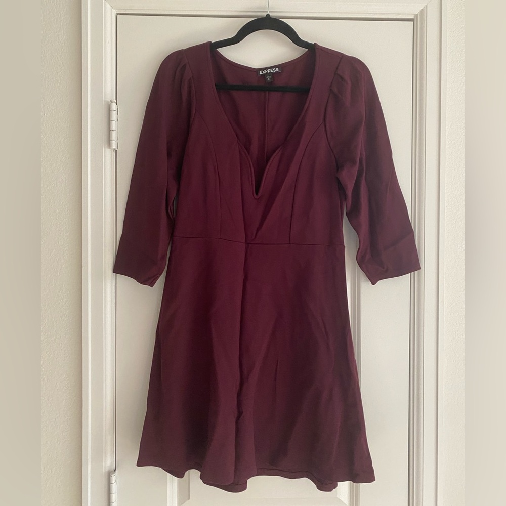 EXPRESS Women’s Deep V-Neck 3/4 Sleeve | Burgundy | Medium